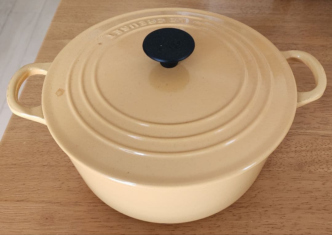 LE CREUSET ル・クルーゼ ココット・ロンド イエロー 22cm - メルカリ