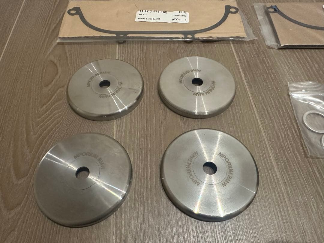 安心のUSA製】BMW M3 E90/92/93向けクロモリ製VANOSカバー - メルカリ