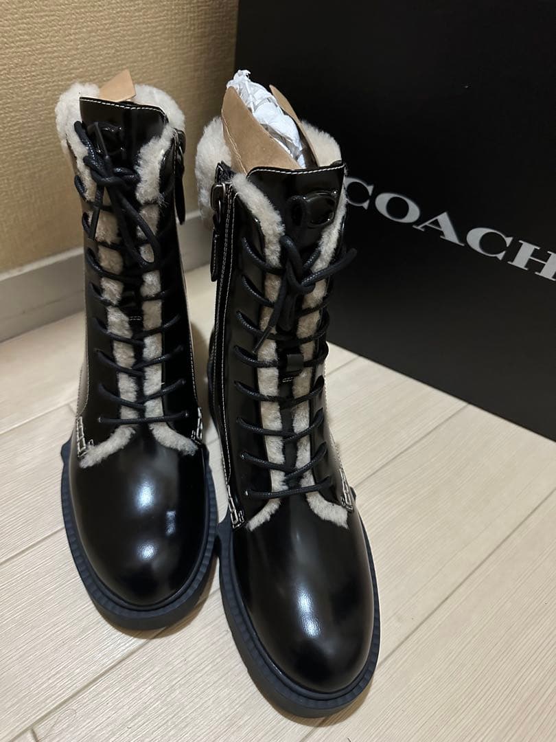 最終価格！新品未使用❣️COACH ブラックファー レースアップブーツ6 公式】COACH – コーチ | リア プラットフォーム レースアップ ブーティ