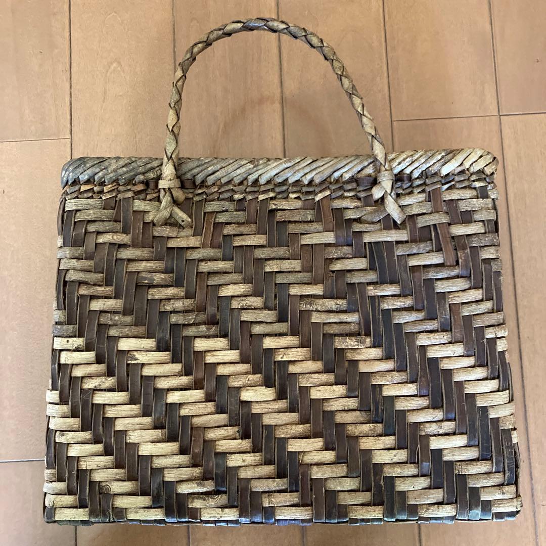 胡桃（くるみ）かご／弘前のみかみ工芸店で購入の中古品（難あり