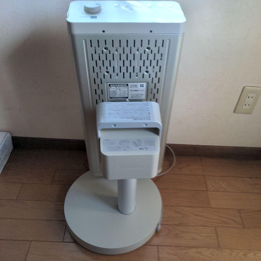 タワー型遠赤外線暖房機 セラムヒ−ト ジャパンゴ−ルド - メルカリ