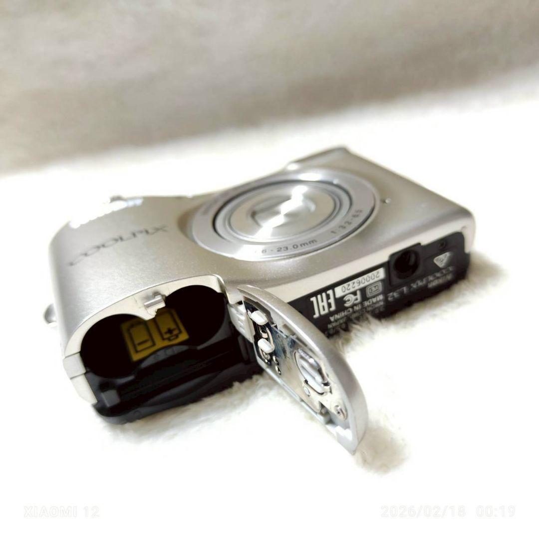 美品✨NIKON COOLPIX L32 シルバー 単3電池 オールドコンデジ - メルカリ