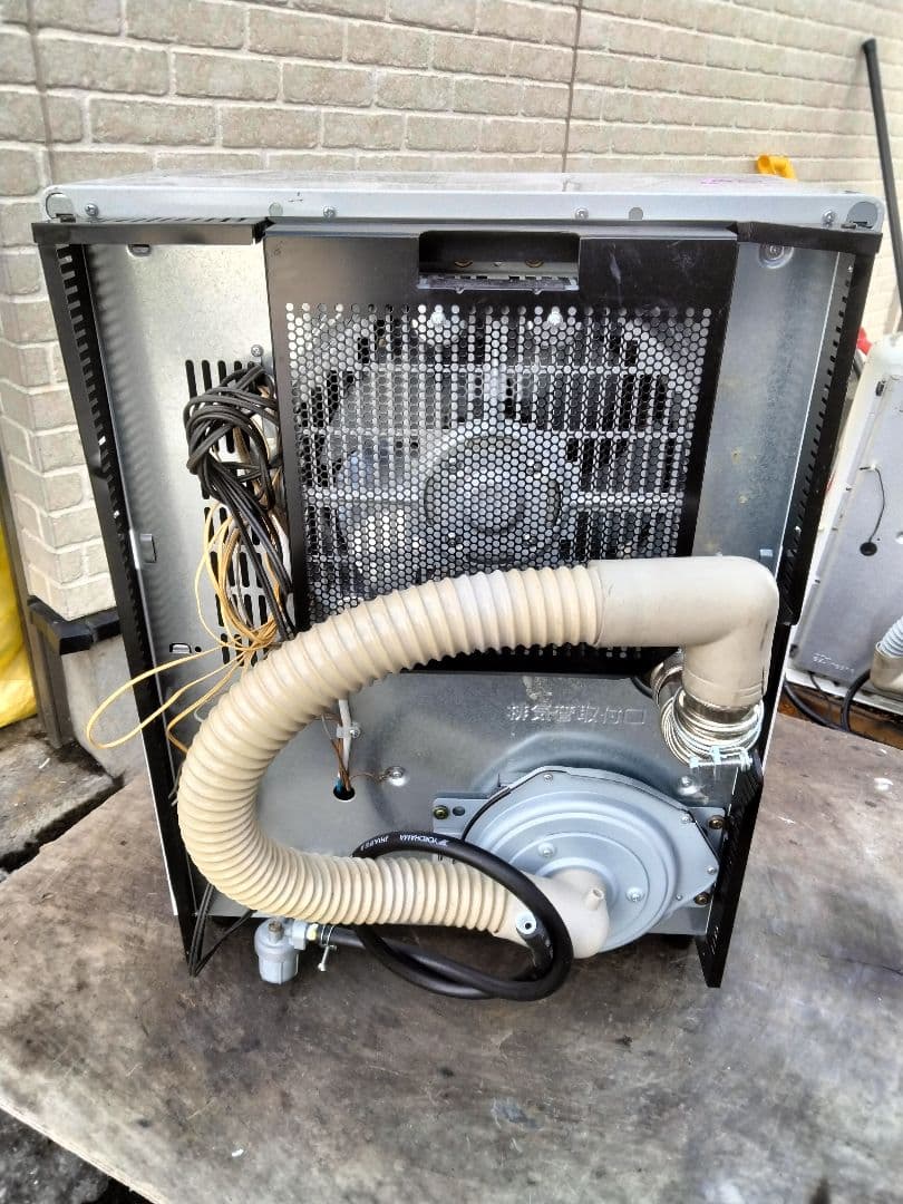 取り切れない傷汚れ等あり！札幌発コロナFF温風石油ストーブ2015年式