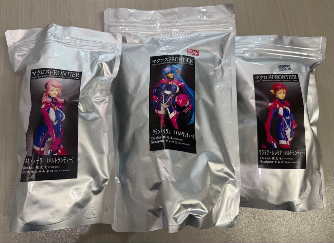 鉄虎竜 マクロスF ピクシー小隊3体セット クラン ネネ ララミア ワンフェス Yahoo!オークション - 鉄虎竜 マクロスF ピクシー小隊 3体セット ワン