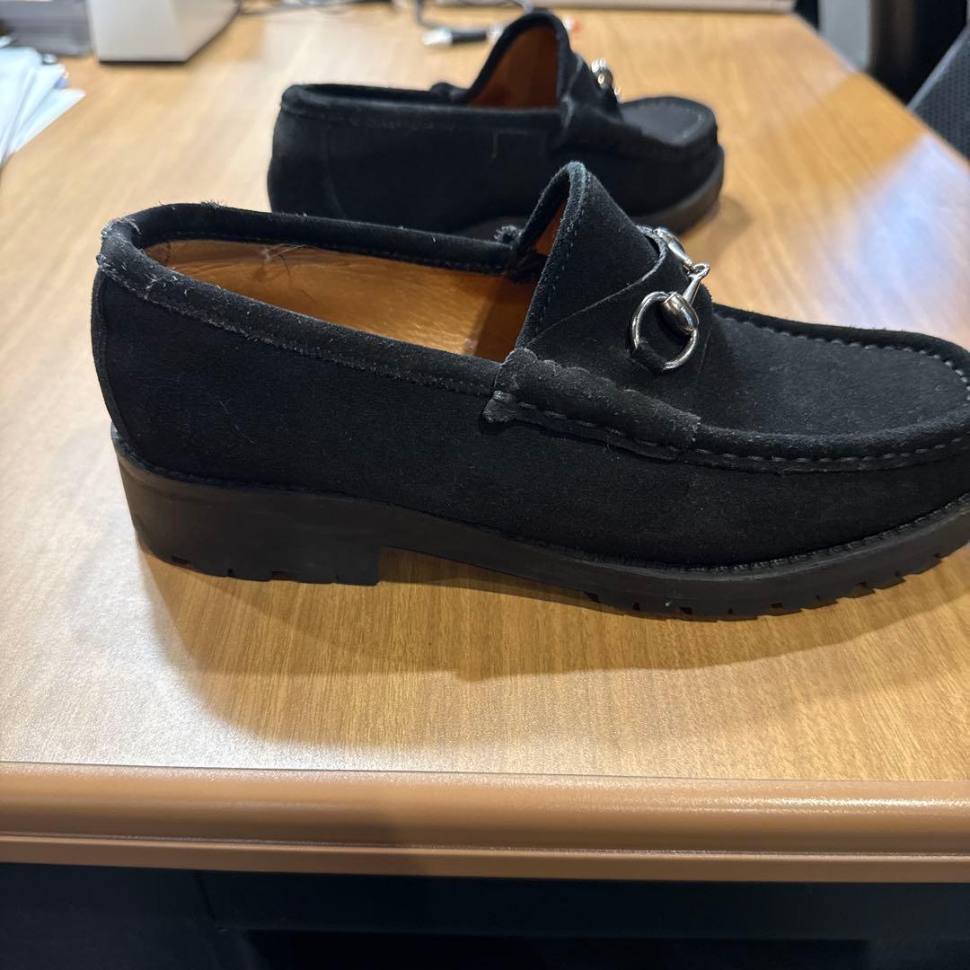 GUCCI ブラックスエード ローファー - メルカリ