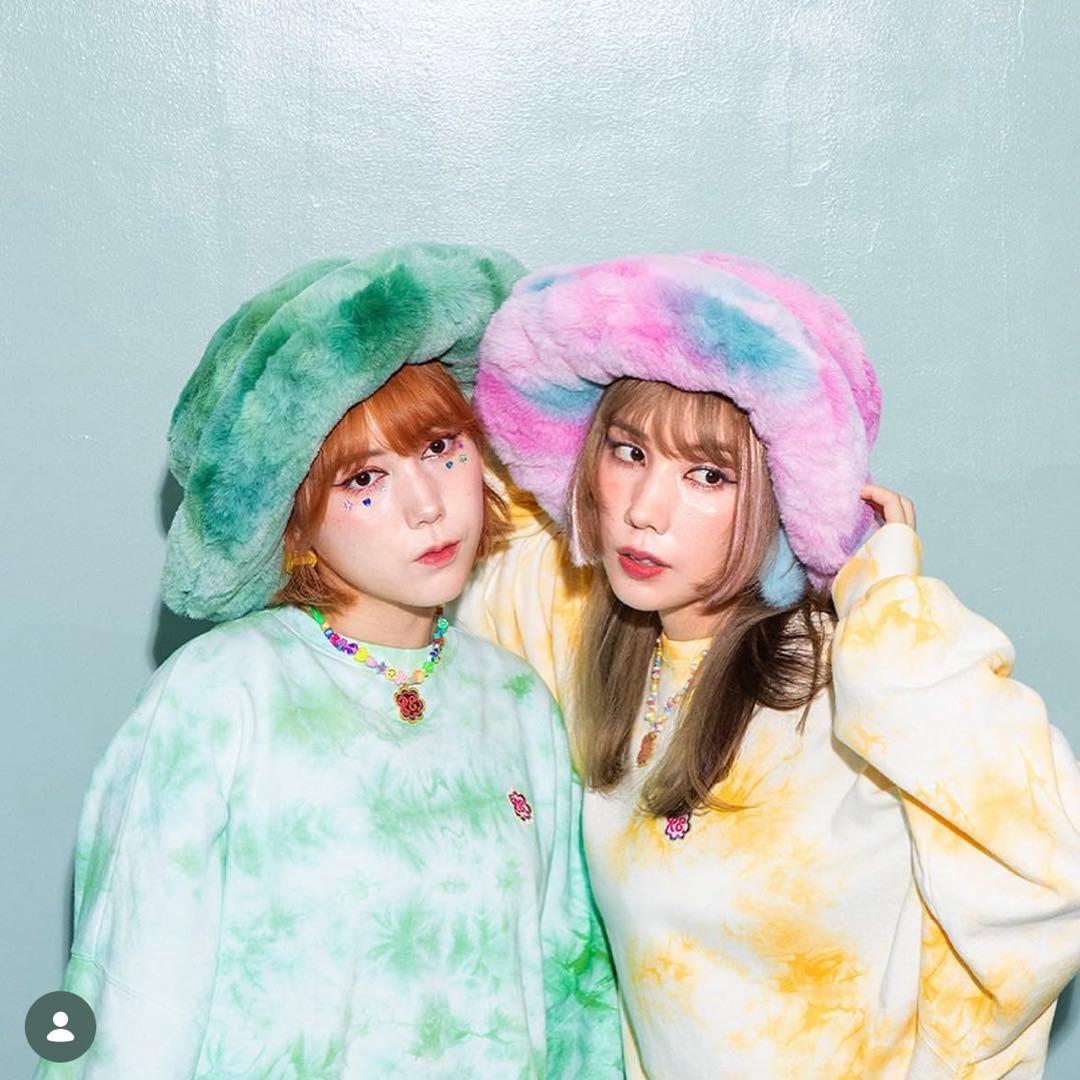 RE. 仲里依紗 アールイードット タイダイドルマンスリーブスウェット