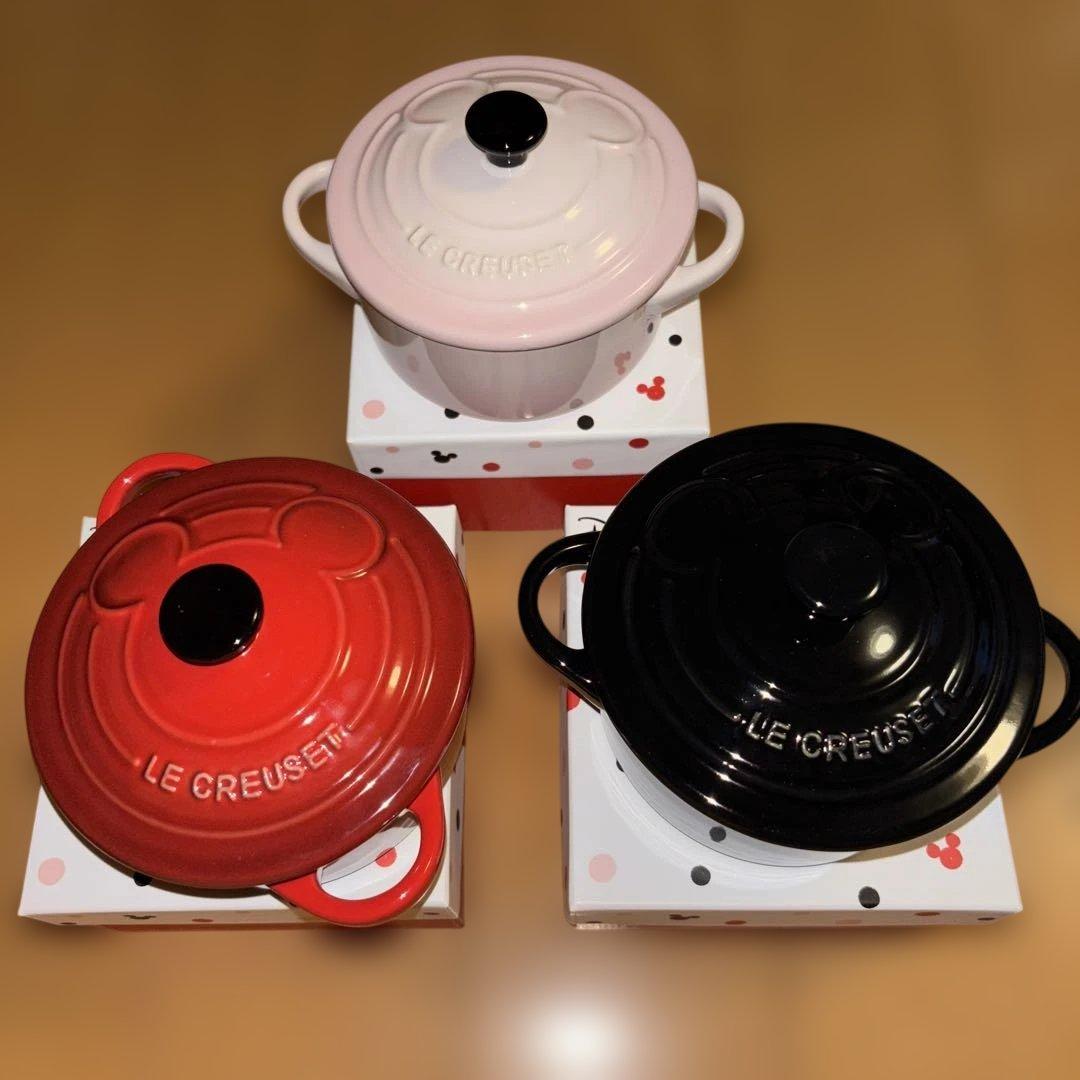 ル・クルーゼ　ミニ　ラウンドココット　Mickey3個 ミニ・ココット | ボール・ディッシュ ｜ル・クルーゼ（Le Creuset）公式