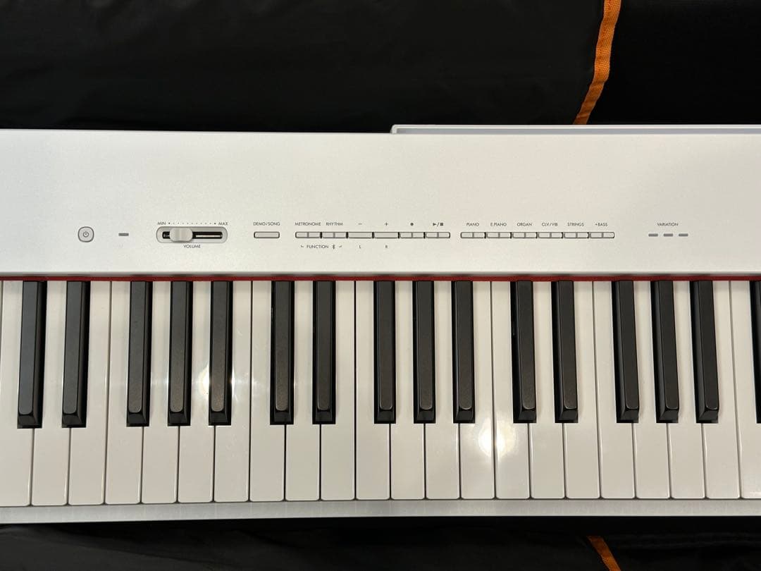 YAMAHA P-225 電子ピアノ 美品 ケース・ペダル・USBケーブル付 - メルカリ
