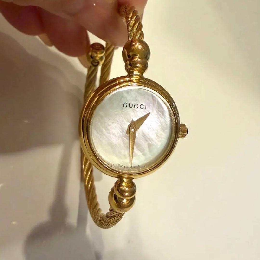 GUCCI マザーオブパール ゴールドトーン 時計 グッチ GUCCI グリップウォッチ 157.3 ゴールド メッキ クオーツ