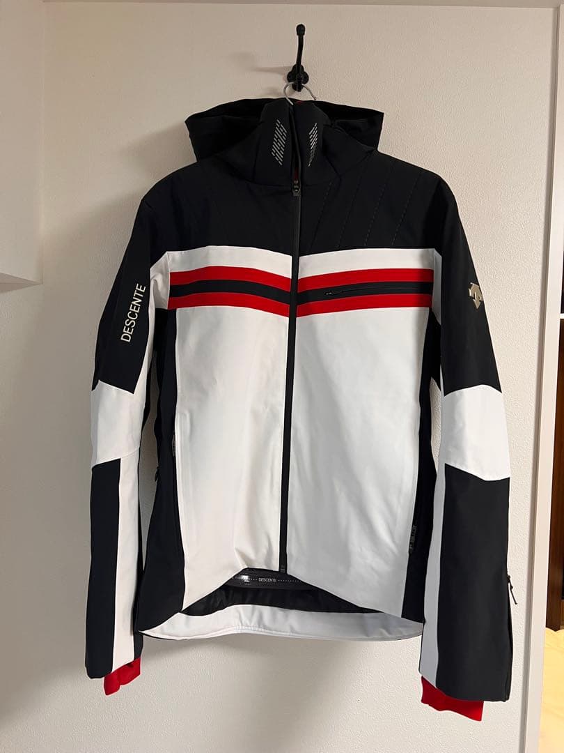 DESCENTE スキーウェア 上下女性用 ホワイト/ブラック/レッド　1回着用 楽天市場】スキーウェア レディース スキージャケット デサント
