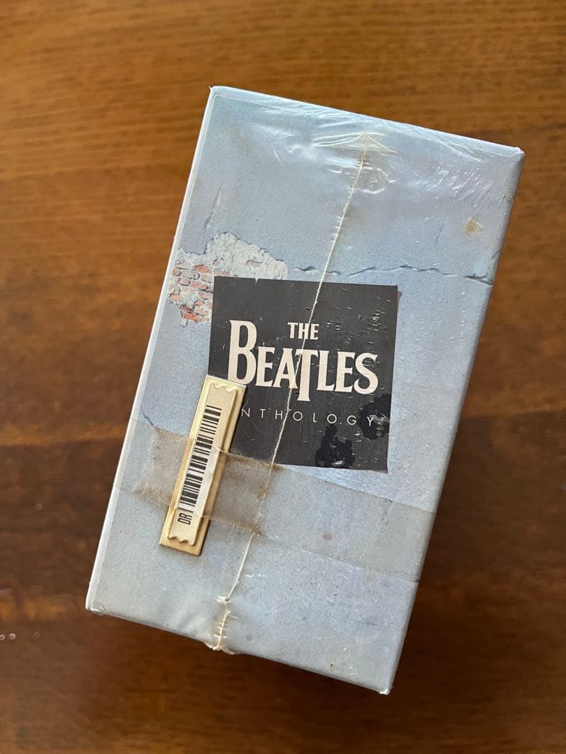 【新品】ザ・ビートルズ・アンソロジーDVD -BOX(初回生産限定特別価格版)