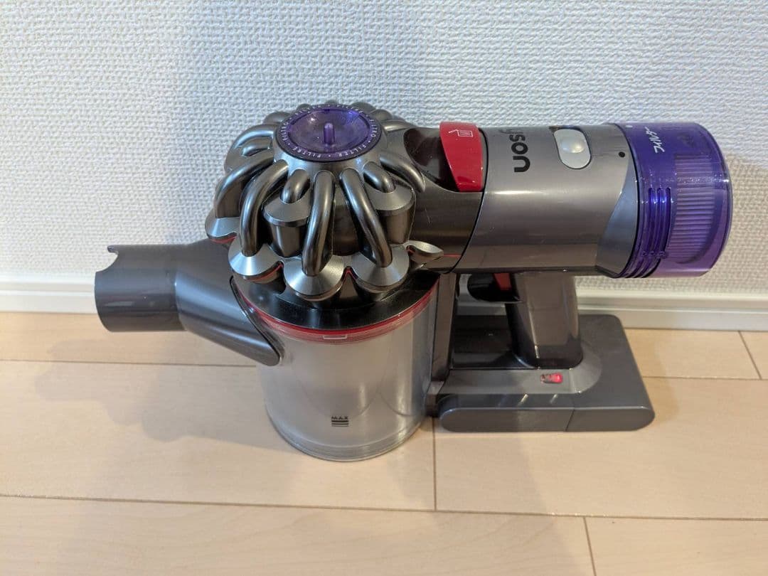 ジャンク品】Dyson V8 Slim Fluffy コードレス掃除機