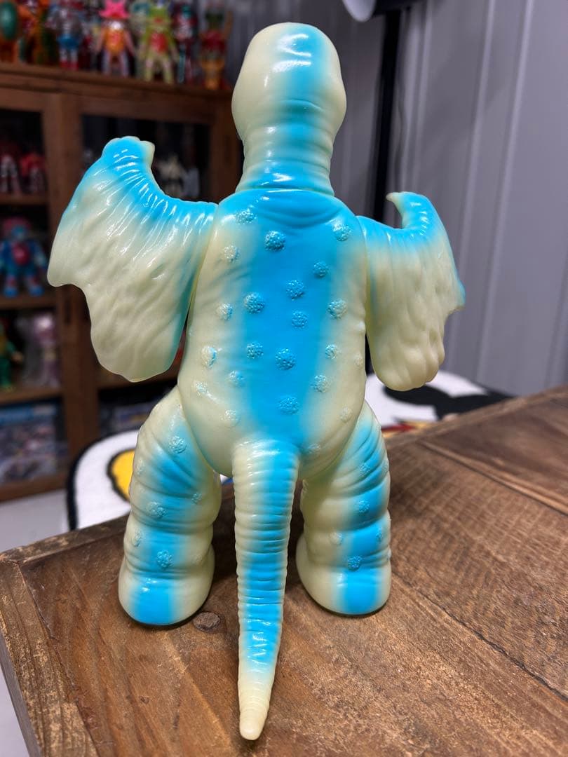 激レア】ブルマァク ペギラ フィギュア ソフビ ウルトラQ 蓄光 - メルカリ