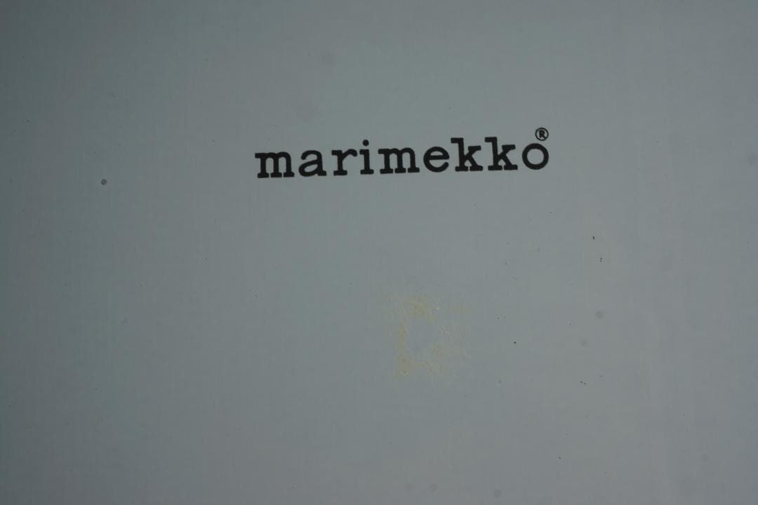 マリメッコ　ヴィヒキルース　メタル トレイ　30.5cm