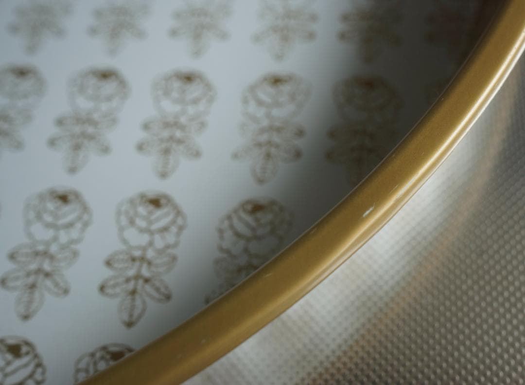 マリメッコ　ヴィヒキルース　メタル トレイ　30.5cm