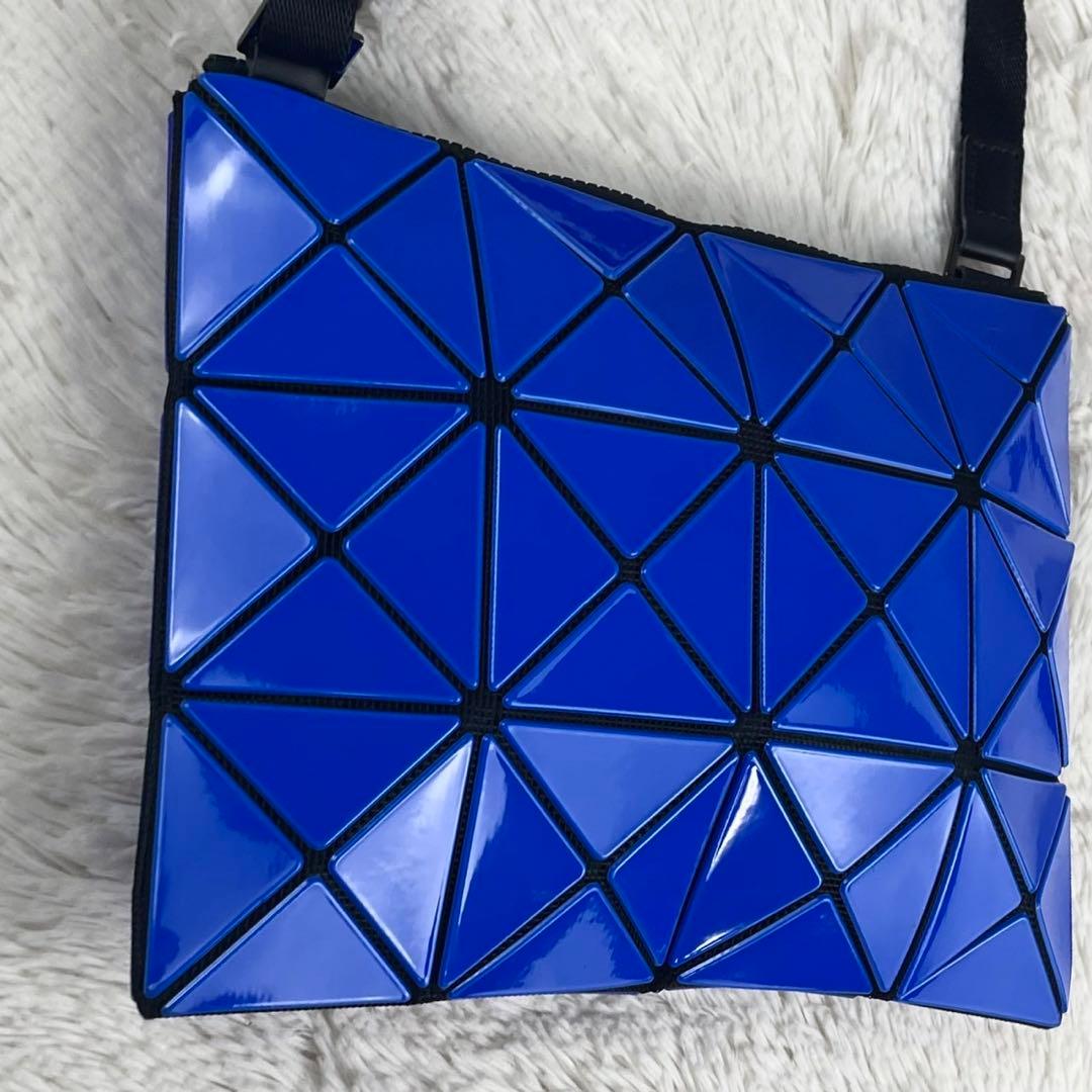極美品 バオバオイッセイミヤケ レザー ショルダーバッグ バイカラー