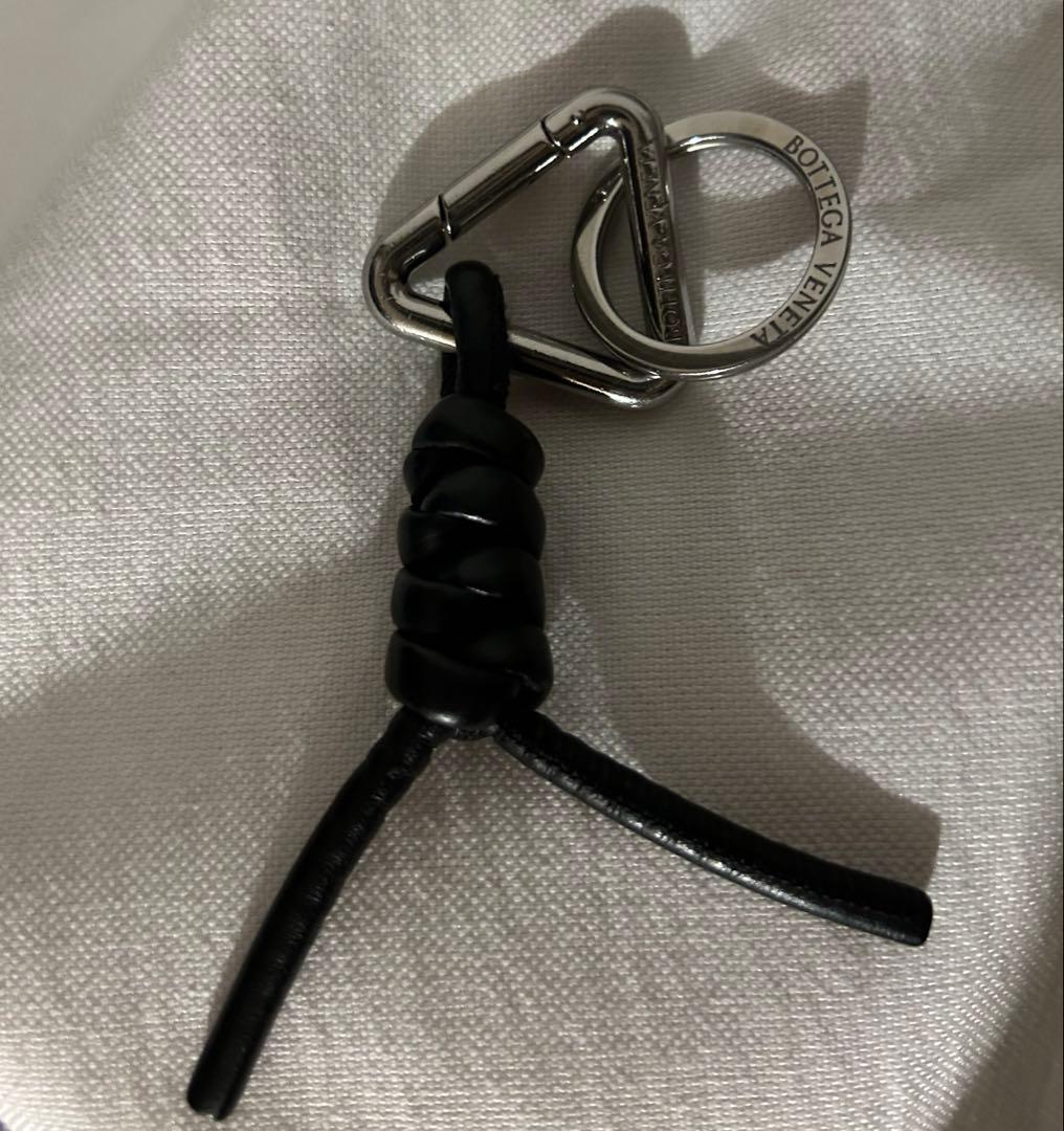 Bottega Veneta トライアングルキーリング ブラック 美品 - メルカリ