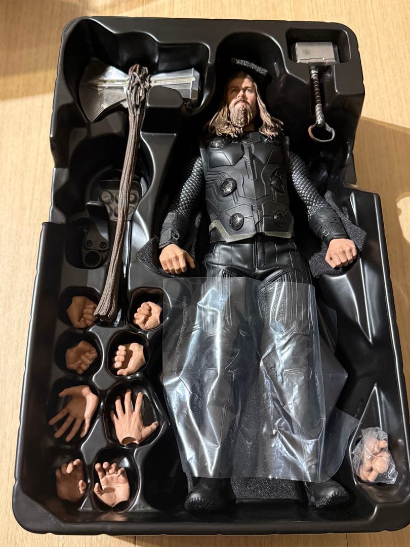 ホットトイズ アベンジャーズ 御三家 三体セット売り - メルカリ