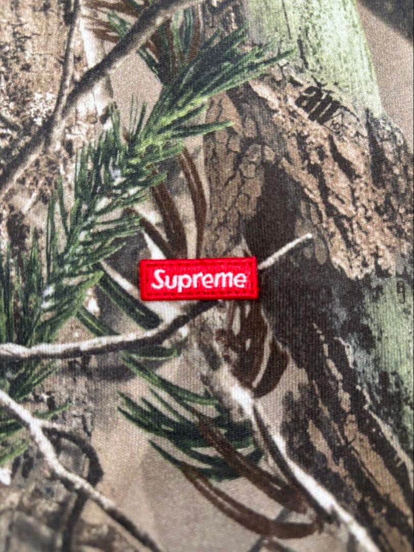シュプリーム リアルツリー スモールボックスロゴ ロンT - メルカリ