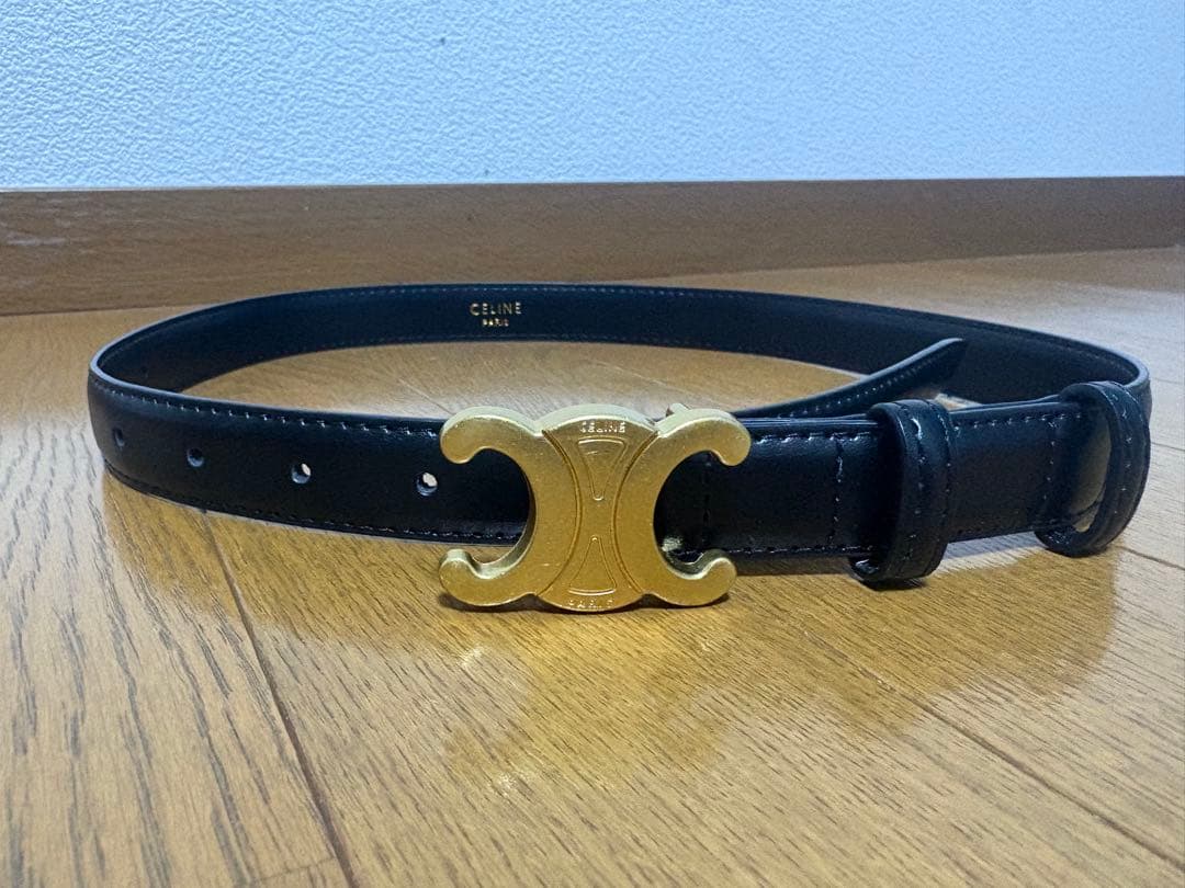 CELINE ブラックレザーベルト90サイズ ゴールドバックル CELINE ブラックレザー ベルト ゴールドバックル 90 - メルカリ