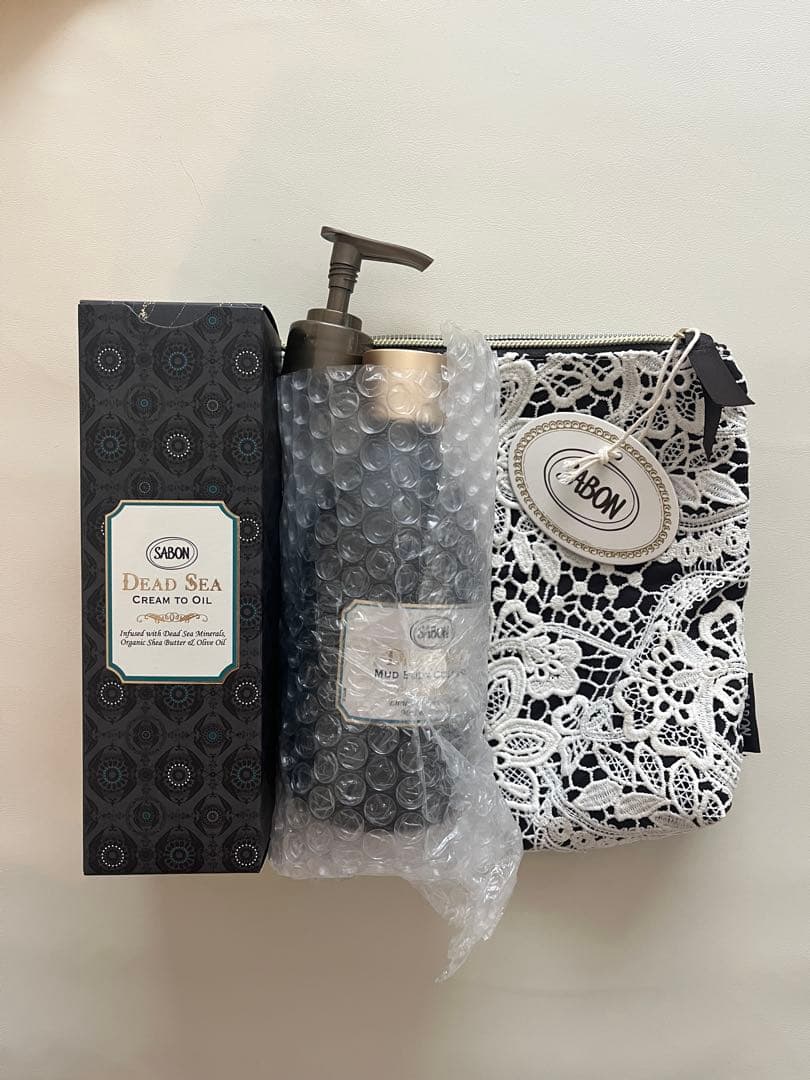 SABON DEAD SEA ボディソープ、ボディクリーム ポーチ付き SABON“死海の泥”配合の24年夏ボディケア「デッドシー」なめらか陶器肌