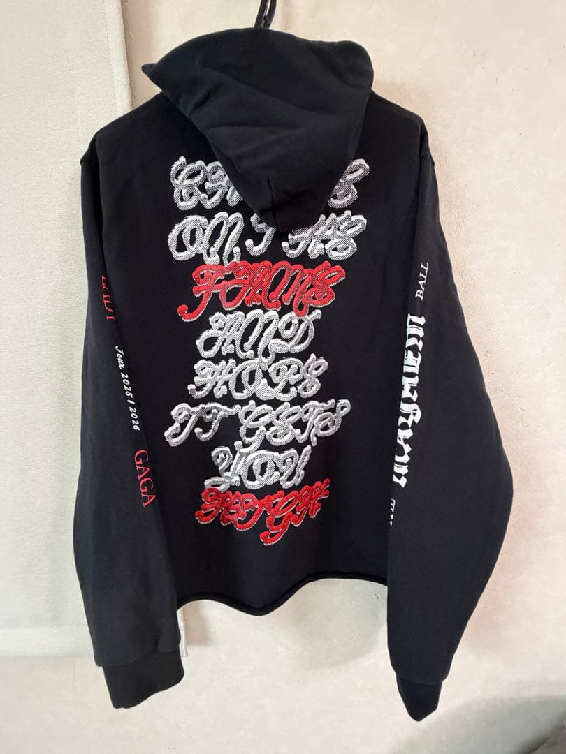 レディーガガ Mayhem ライブ限定パーカー M - メルカリ