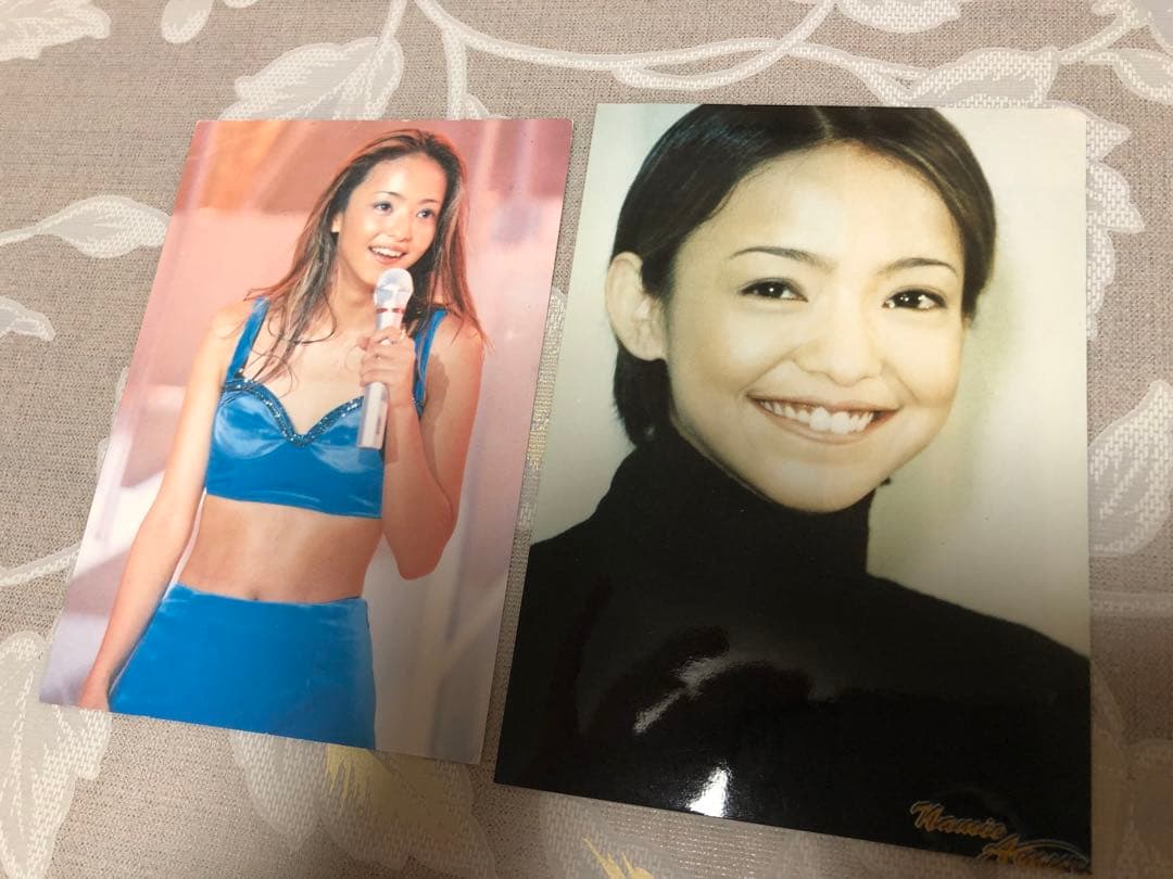 安室ちゃん 安室奈美恵さん 写真セット（青・黒衣装） - メルカリ