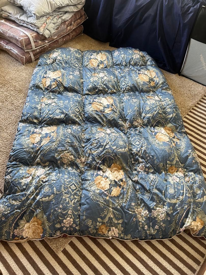 最高級羽毛掛け布団　中綿／ハンガリアンホワイトグースダウン95% 1.4Kg