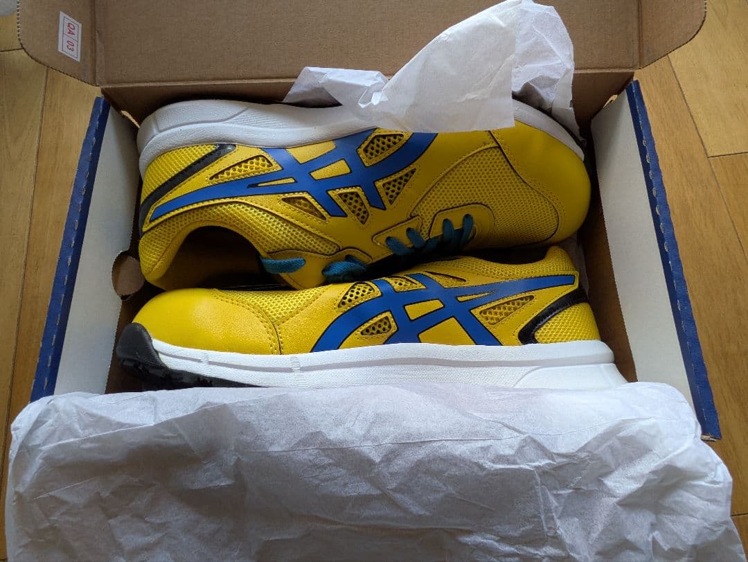 週末セ―ル　希少カラー新品未使用asics ウィジョブCP106 26.5cm