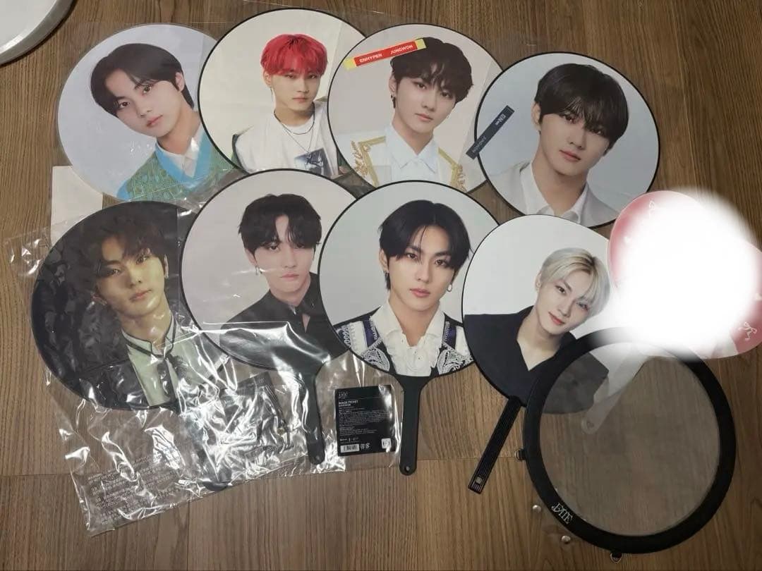 ENHYPEN ジョンウォン うちわ まとめ売り ENHYPEN ジョンウォン うちわ - メルカリ