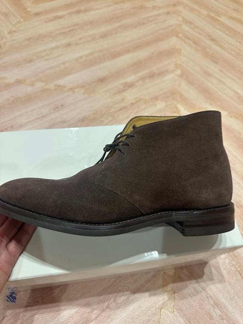 loake ローク ブラウン スエード チャッカブーツ - メルカリ