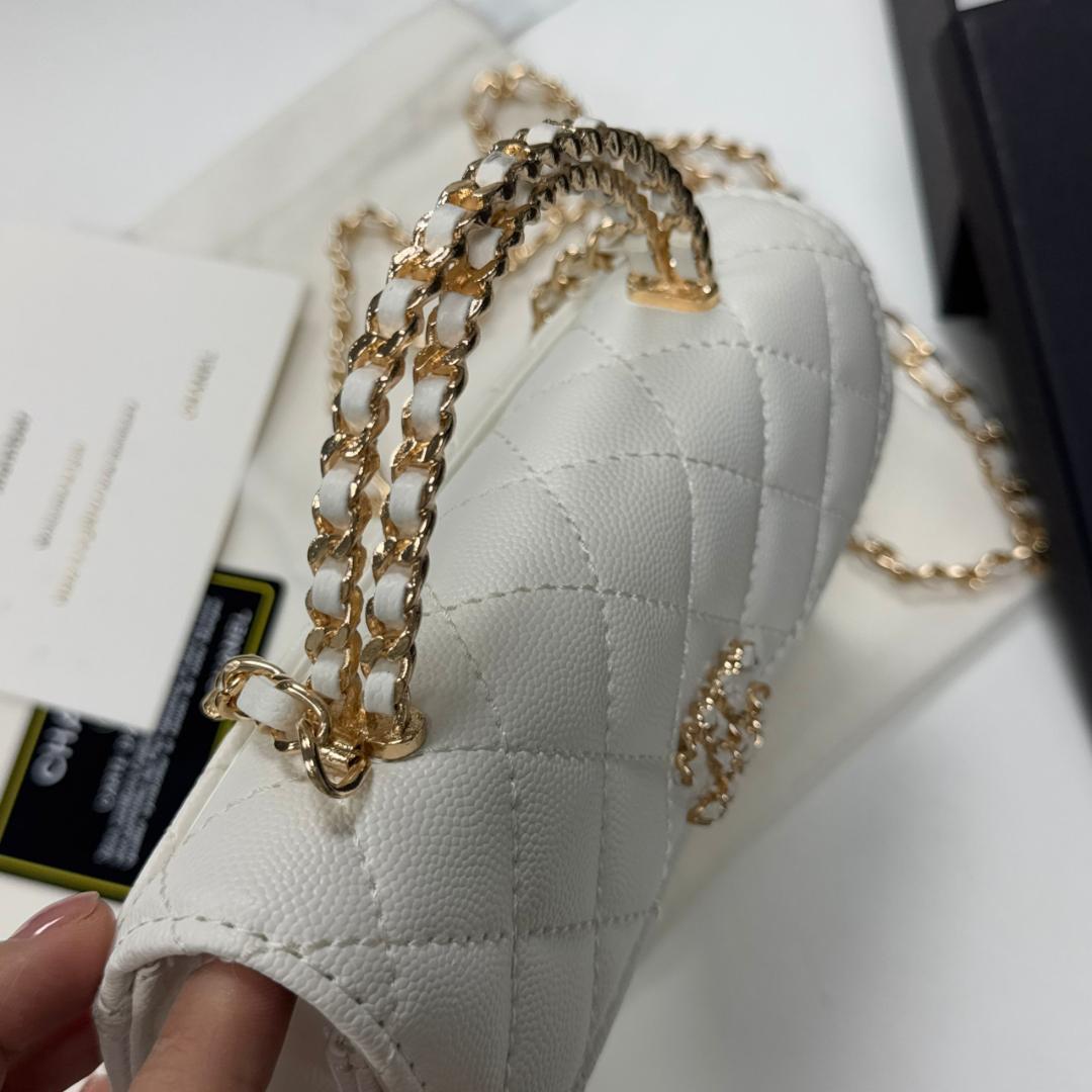 VIP顧客限定ホワイト キルティング パーティーバッグSAD - メルカリ