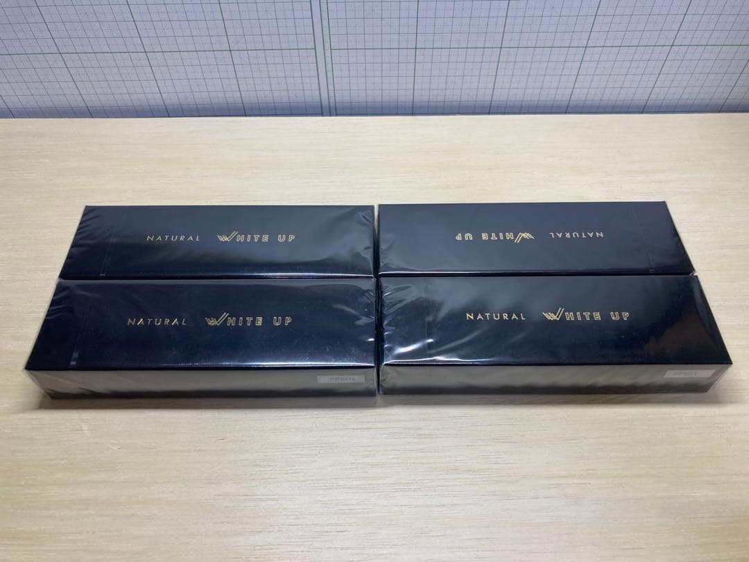 ミネラルエマルジョンクリームクリア　4箱セット ワールドレップサービス ミネラル エマルジョンクリーム ホワイト