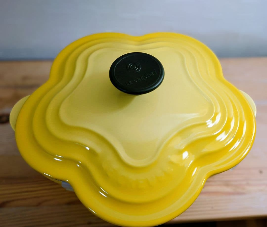 ミ*）様 【新品/送料無料】ル・クルーゼ ココットフルール ソレイユ