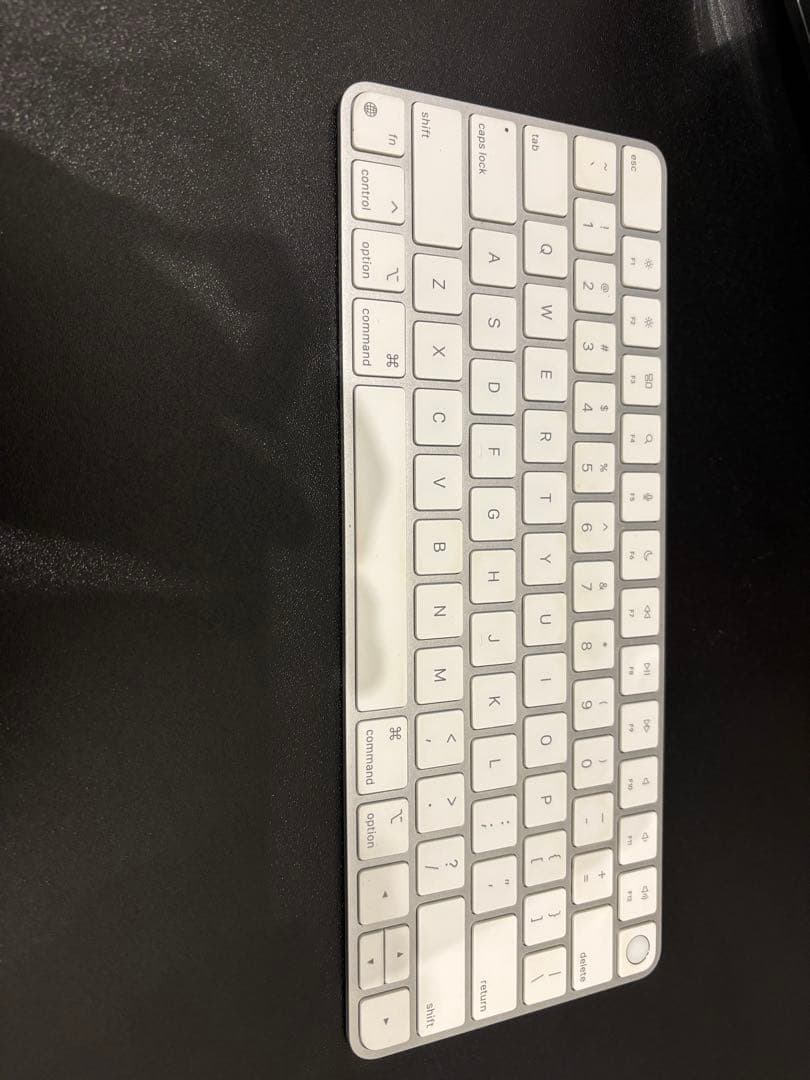 Apple ワイヤレス ホワイトキーボード　US Apple Magic Wireless Keyboard, White (MXCJ3LL/A) | Staples