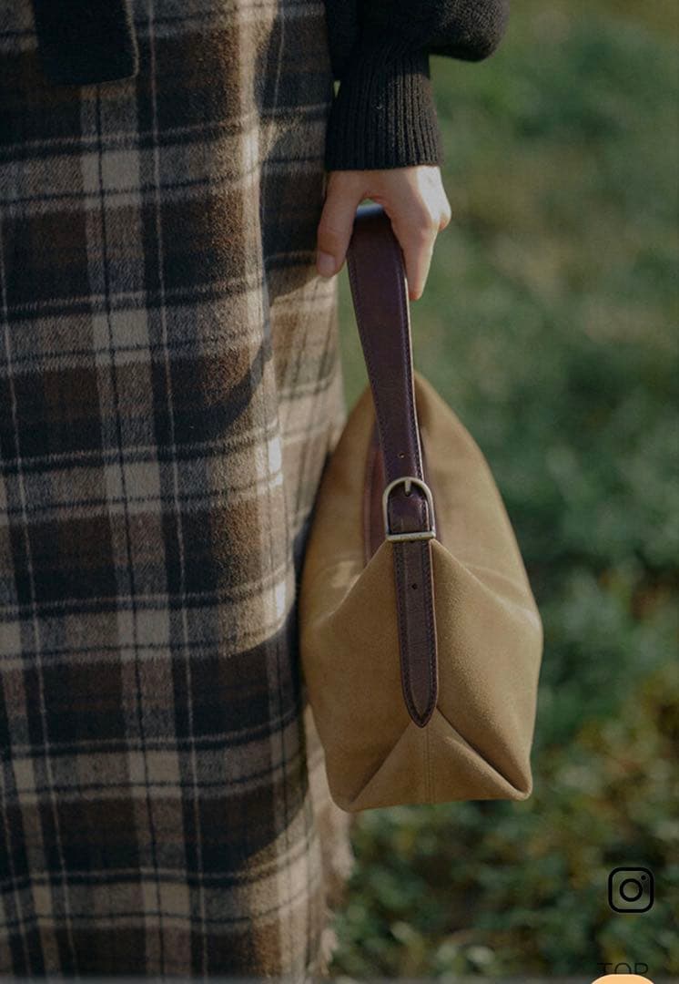 FOLNUA(フォルニュア) ミニバトーバッグ ベージュ スウェード - メルカリ