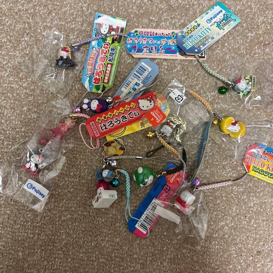ランダムご当地キティストラップ11個 新品未開封︰平成レトロ】サンリオ ご当地キティ ストラップ等14種