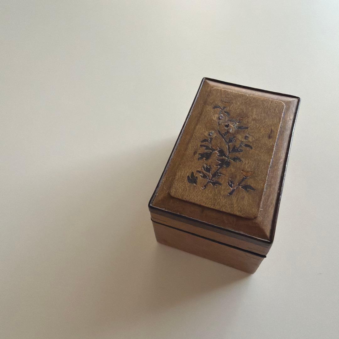 古い小箱 木箱 古道具 古箱 花 蚤の市 骨董 - メルカリ