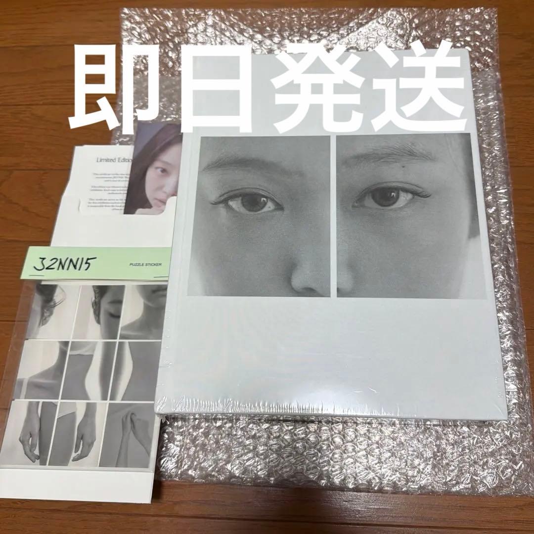 JENNIE 写真展POP UP photo book シール付き - メルカリ