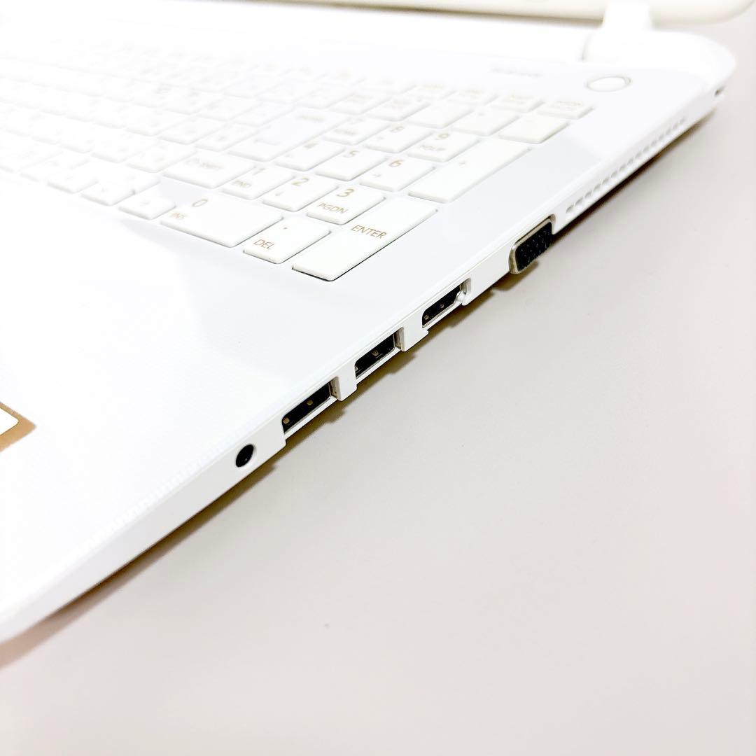 大容量1000GB メモリ8GB✨カメラ付き 薄型 白 ノートパソコン✨東芝