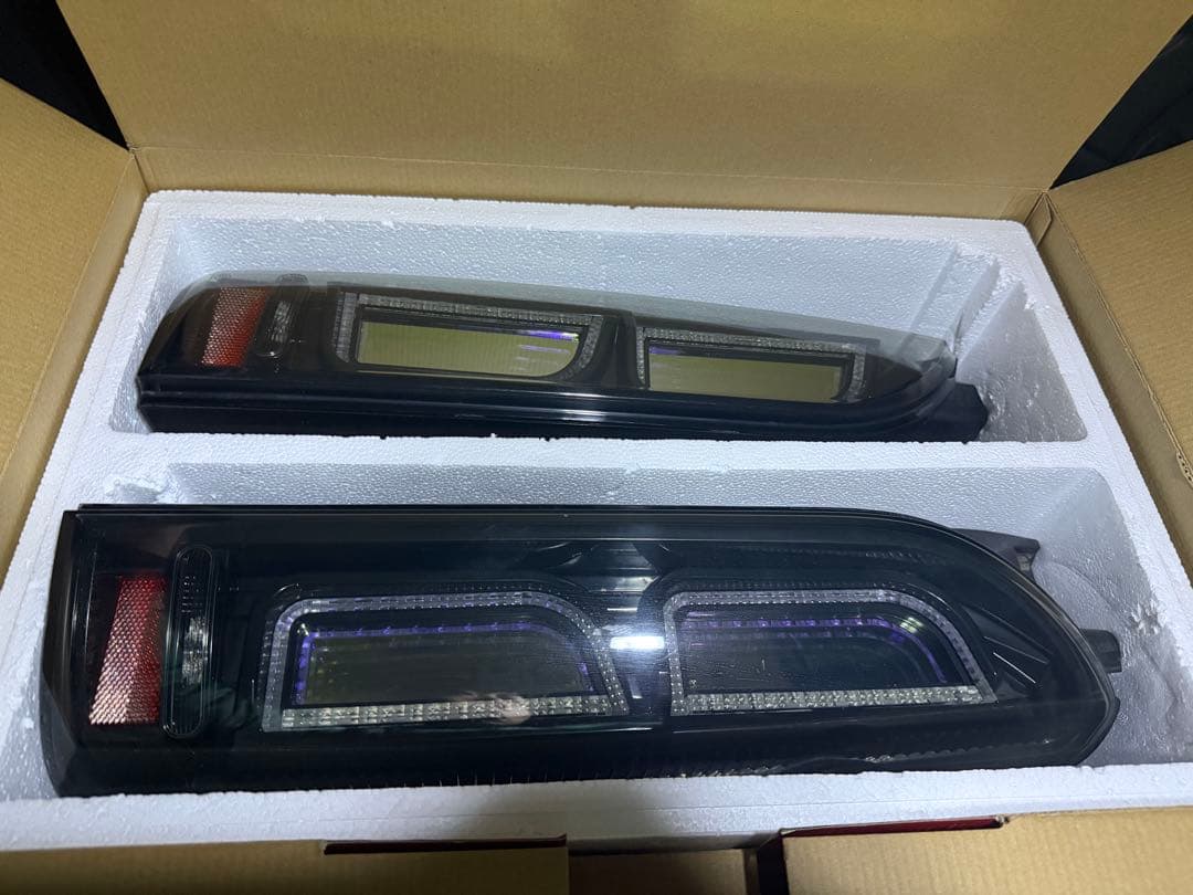 トヨタハイエースLEDテールライトコプラス製PLATINAMLEDテールランプ 数量限定入荷 200系 ハイエース/レジアスエース 正規コプラス製 200系