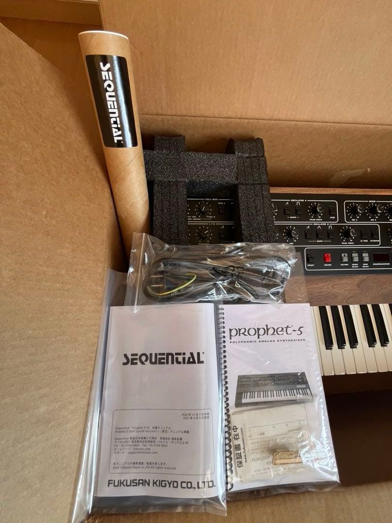 Sequential Prophet-5 Rev.4美品 アナログシンセサイザー - メルカリ