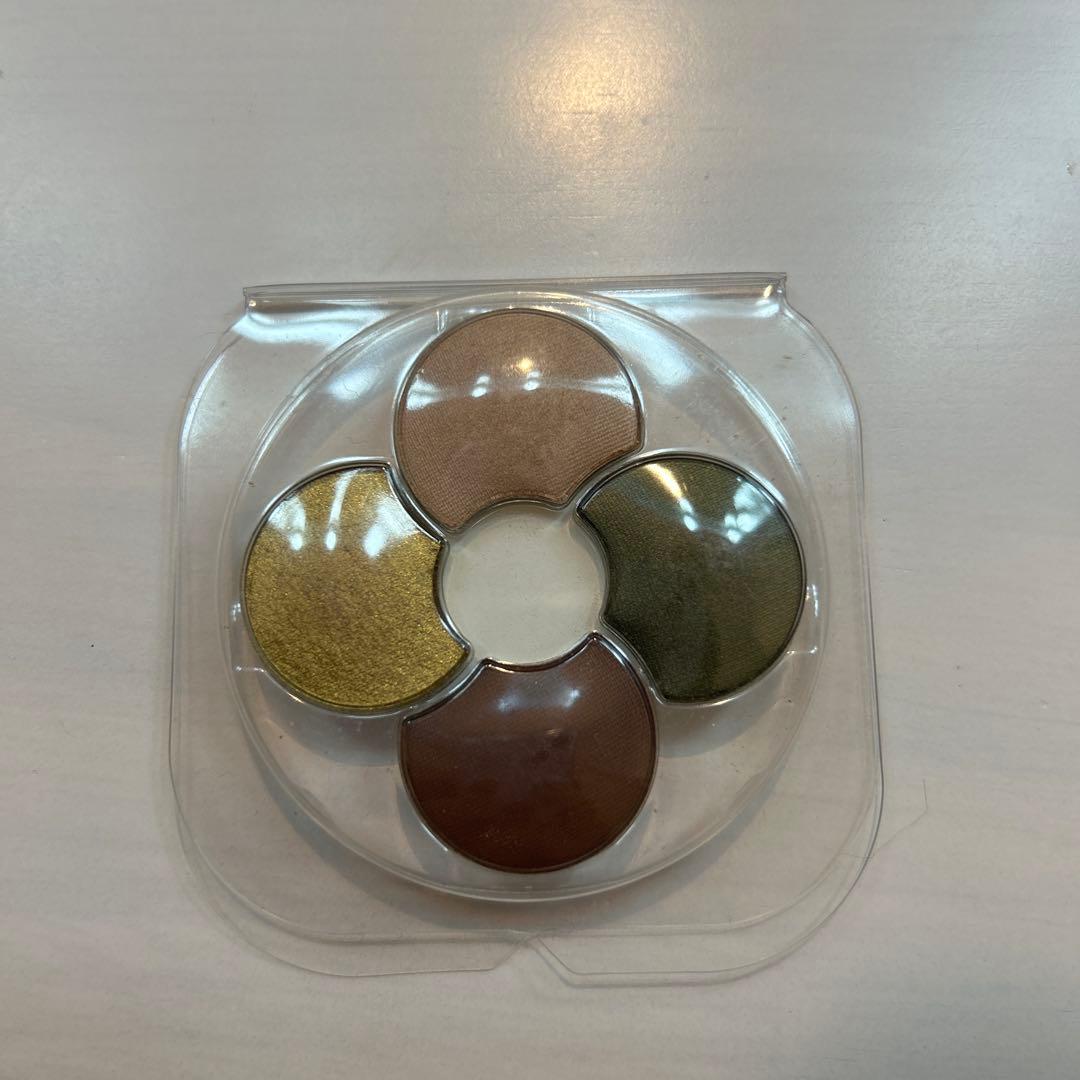 ルイヴィトン　アイシャドウ　LVオンブル951 フォースオブネイチャー LOUIS VUITTON ルイ・ヴィトン アイシャドウ LV オンブル 新作 2025年