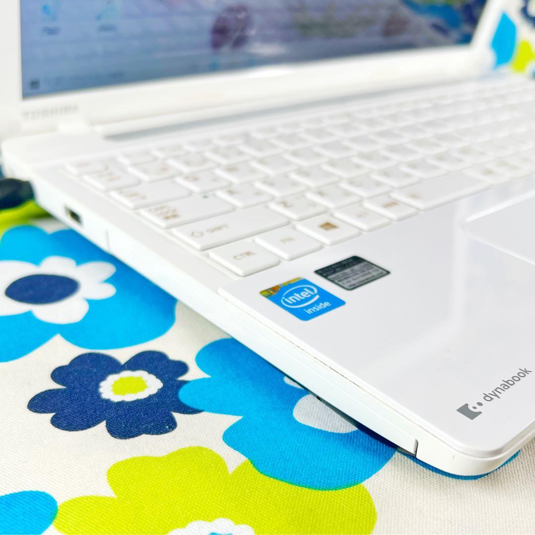 特価❣️】薄型ホワイト❣️カメラ付すぐ使えるノートパソコン☘️爆速