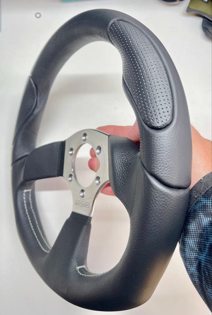 値下げ‼️MOMO COMMANDO 2R 32φ モモコマンド 2R 32cm