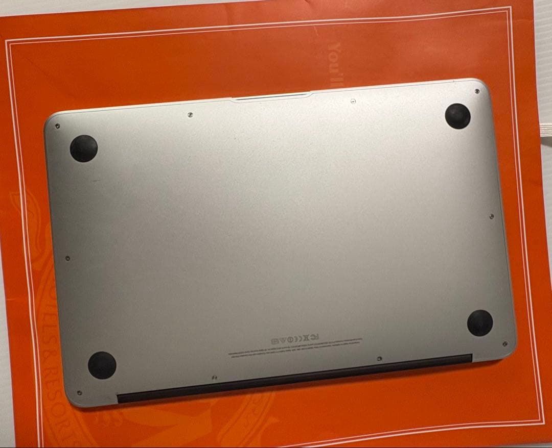 MacBook Air A1465 11インチOS:Sequoia