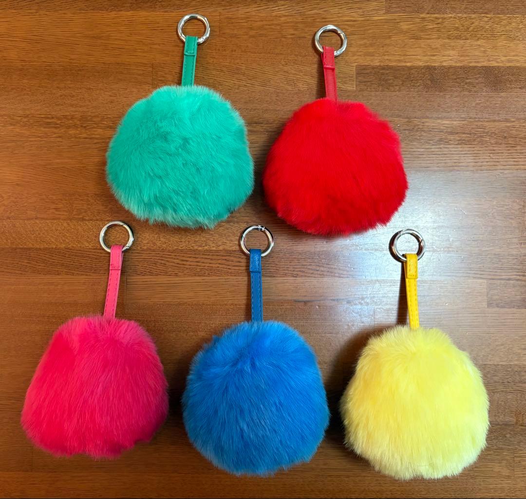 BIGBANG ファーチャーム 5色セット - メルカリ