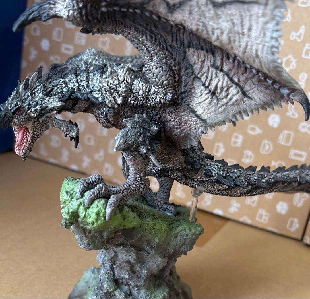 クリエイターズモデル リオレウス リオレウス希少種 モンハン