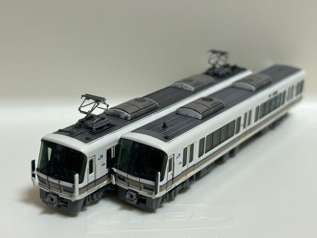 鉄道模型　Nゲージ　KATO 10-1581 221系　リニューアル車　嵯峨野線 Amazon | KATO Nゲージ 221系リニューアル車 嵯峨野線 霜取りパンタ
