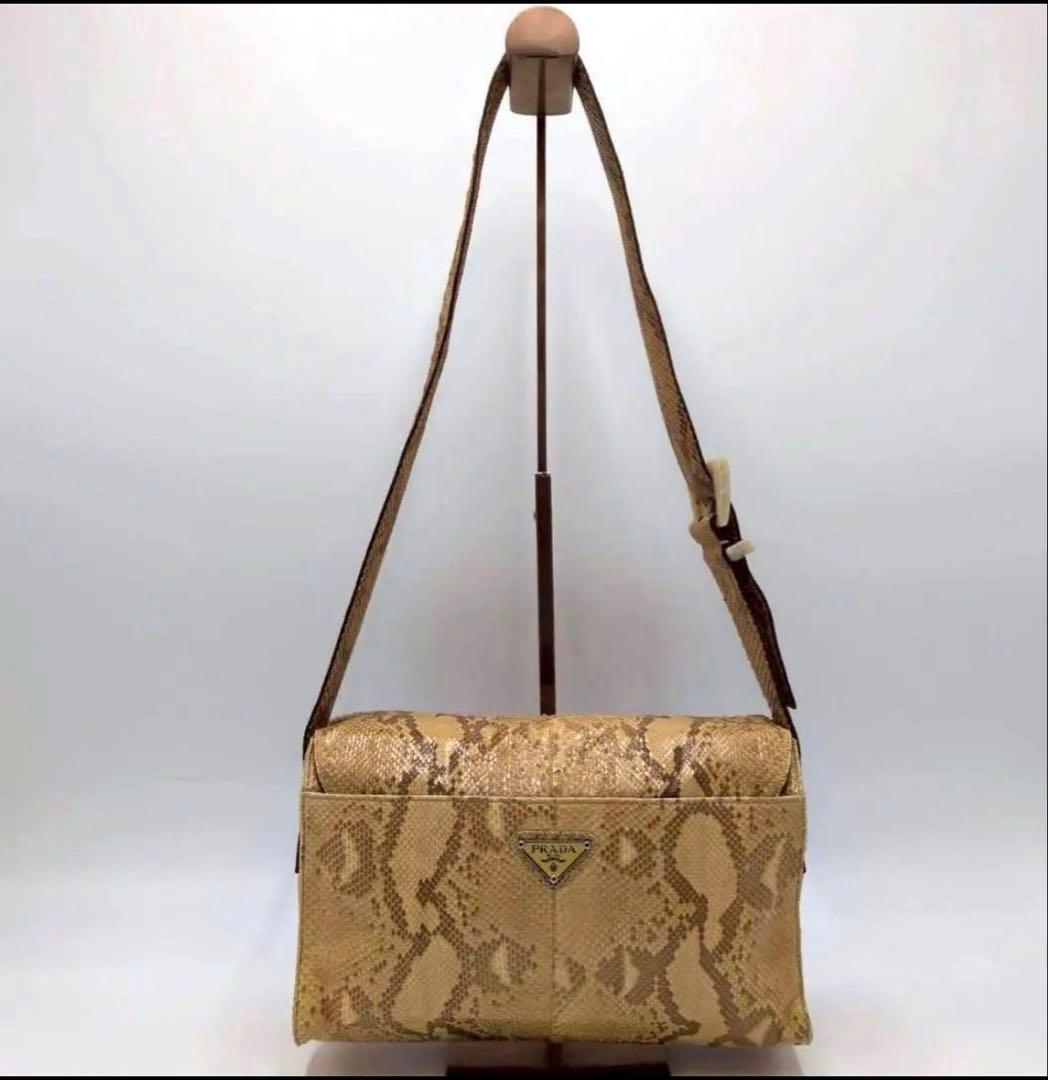 ✨PRADAプラダ✨パイソンショルダーバッグ 肩掛け・斜め掛けベージュ系